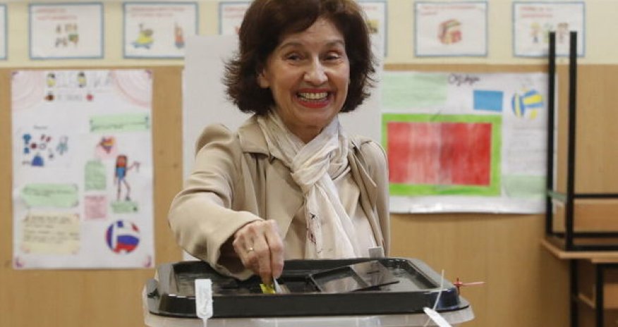 Şimali Makedoniyada ilk dəfə qadın prezident seçilib