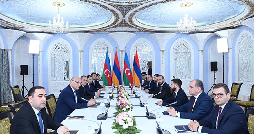 Bayramovla Mirzoyan arasındakı görüş başa çatıb - Yenilənir