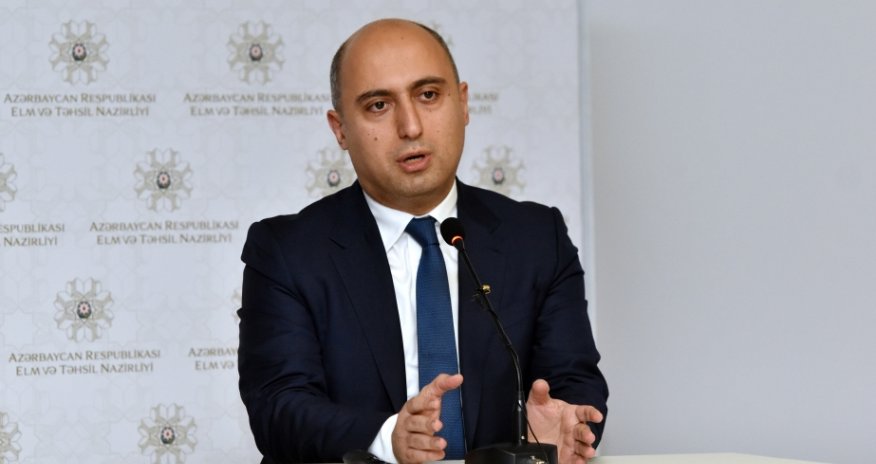 Uşaqların rəqəmsal cihazlardan oyun üçün istifadə etməsi onlara mənfi təsir edir- Nazir