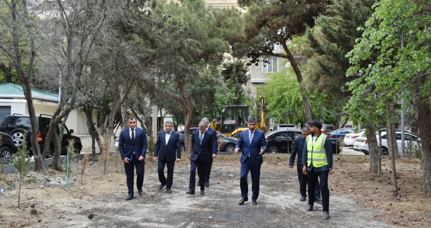 Yasamal Rayon İcra Hakimiyyətinin başçısı inşa olunan Abad məhəlləyə baş çəkib