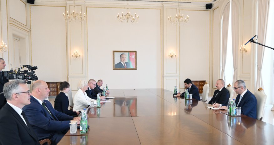 Əliyev Latviya Seyminin sədrinin başçılıq etdiyi nümayəndə heyətini qəbul edib