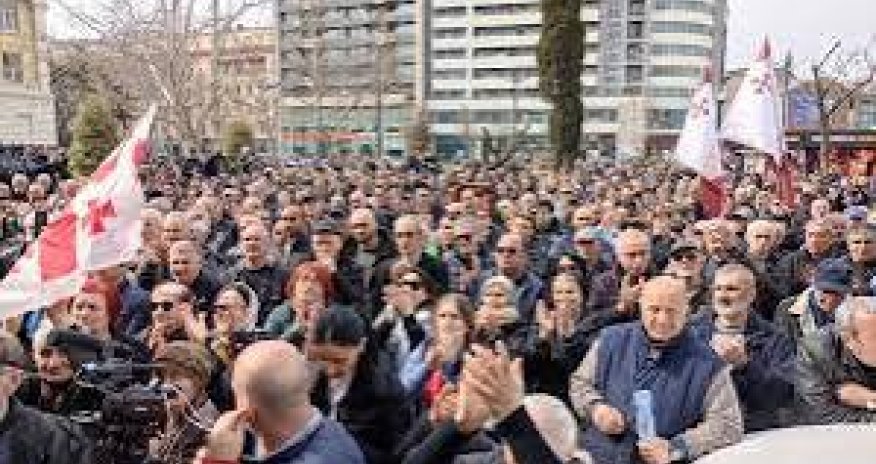 Tbilisidə “xarici agentlər” haqqında qanunun əleyhdarları yürüş keçirib