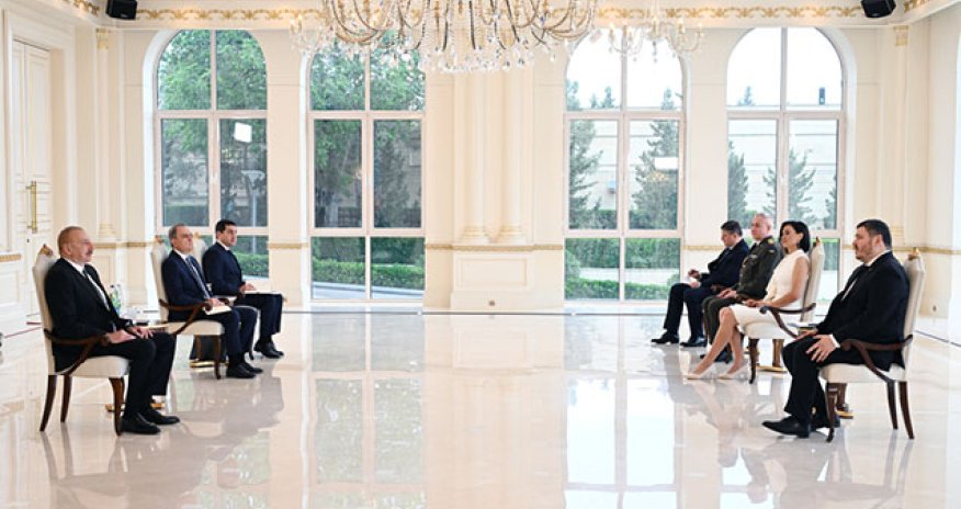 İlham Əliyev yeni səfirləri qəbul edib - Yenilənib
