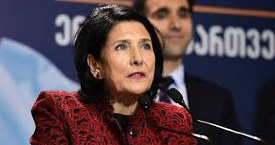 Gürcüstan Prezidenti vətənə xəyanətdə ittiham edilib