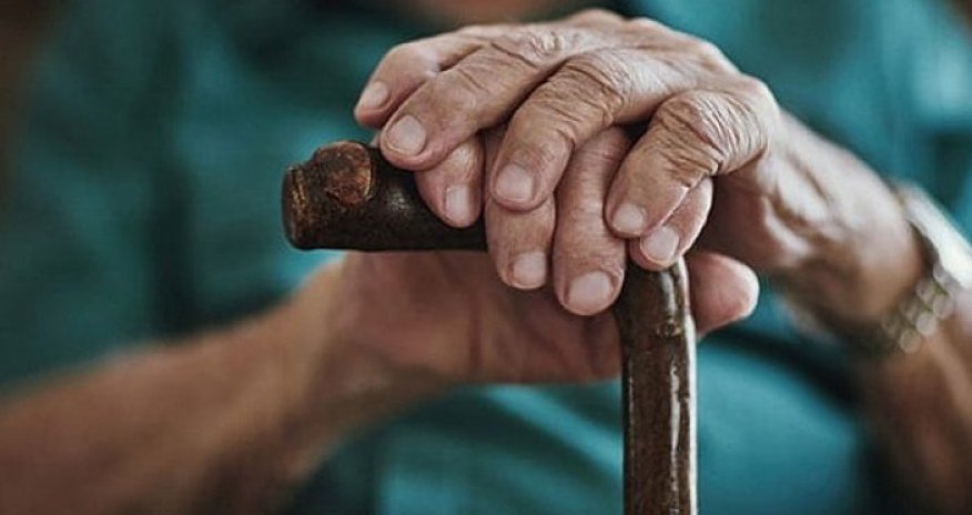 Azərbaycanda ən yaşlı qadın və kişi seçicinin adı açıqlanıb