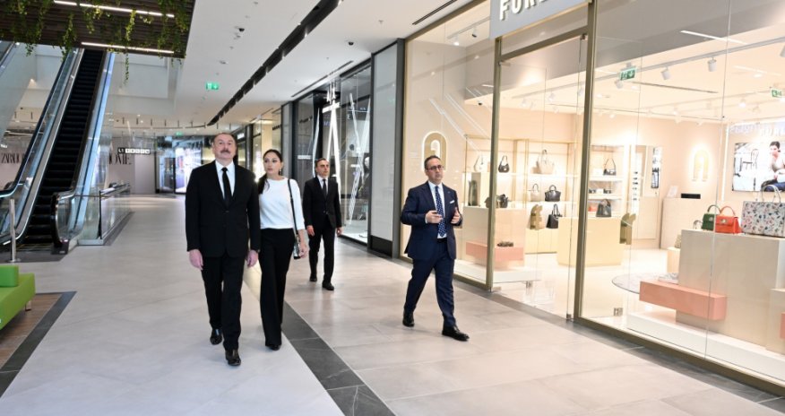 Prezident və xanımı “Crescent Mall” ticarət mərkəzinin açılışında iştirak edib - Yenilənib