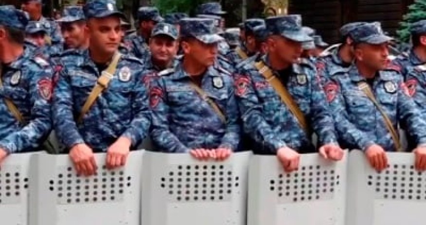 Ermənistanda etiraz aksiyasında 9 nəfər saxlanılıb - Video/Yenilənib