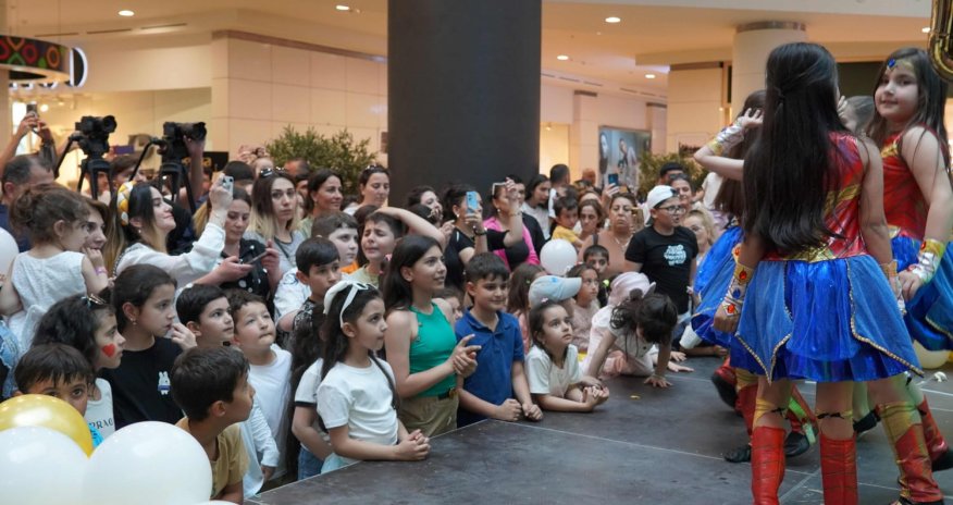 Berqa”  “Park Bulvar”da uşaqlar üçün möhtəşəm əyləncə proqramı təşkil edib