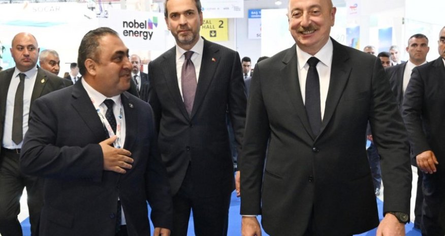 İlham Əliyevə “Caspian Energy” jurnalı təqdim edilib