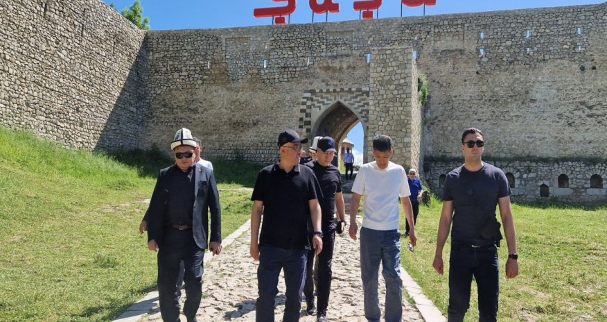 Qırğızıstan parlamentinin sədri Füzuli və Şuşaya gedib