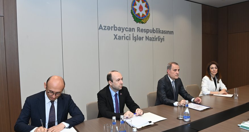 Ceyhun Bayramov Polşa XİN-in dövlət katibi ilə görüşüb