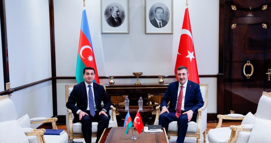 Hikmət Hacıyev Cevdet Yılmazla görüşüb