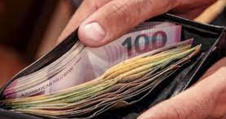 Bakıdakı müəllimlərin orta aylıq əməkhaqqı açıqlanıb