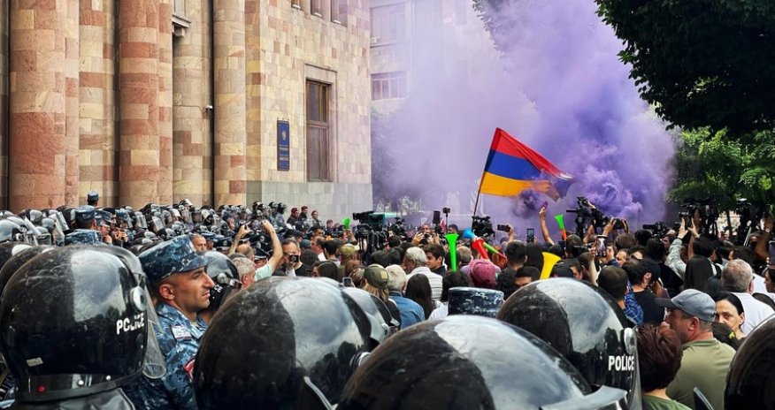 В Армении проходят массовые задержания в связи с протестами