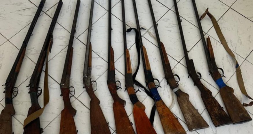 Ağdamda 10 tüfəng polisə təhvil verilib