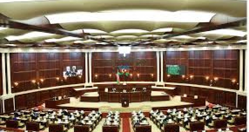 Parlament özünün buraxılması və seçkilərin keçirilməsi üçün Prezidentə müraciət edib -VİDEO