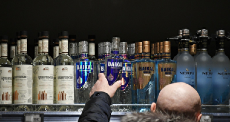 Ruslar ötən il rekord sayda içki içiblər