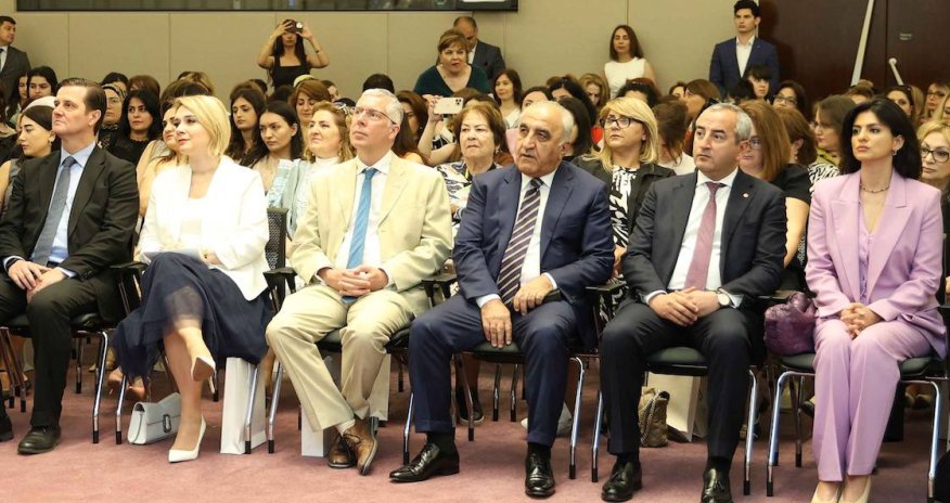 Yelo Bank-ın dəstəyi ilə “Eko Dilçilik” beynəlxalq forumu keçirilib