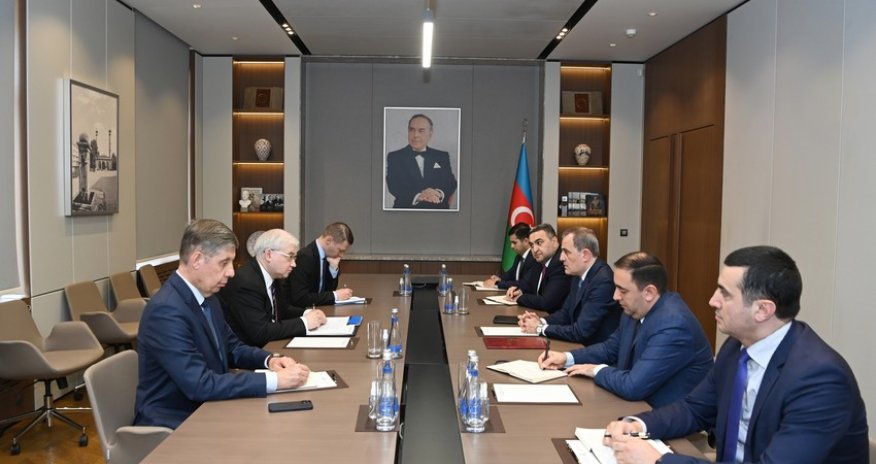 Ceyhun Bayramov İqor Xovayev ilə görüşüb