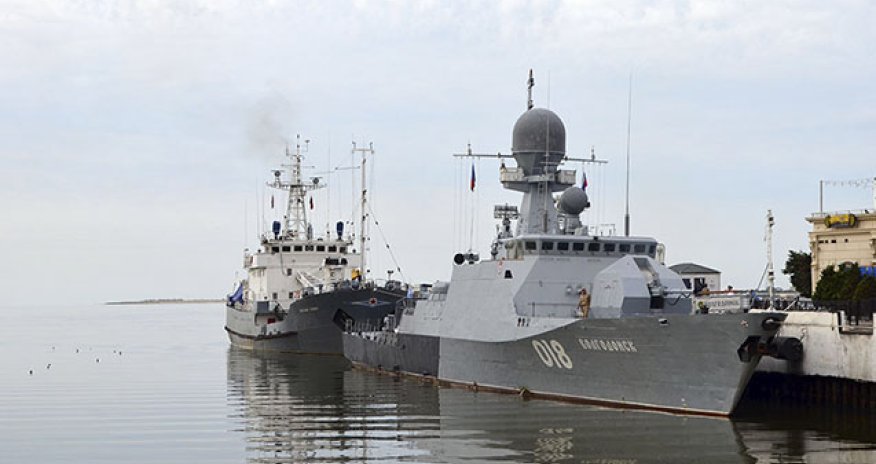 Rusiya hərbi gəmiləri Bakı limanını tərk edib