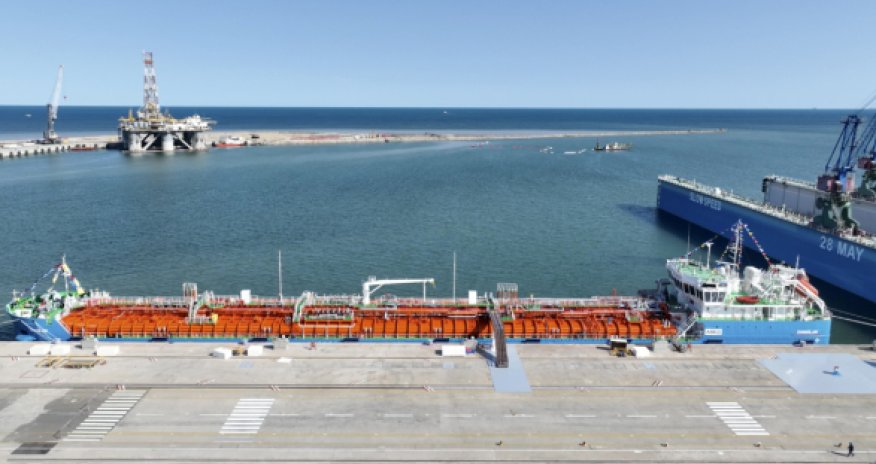 ASCO yeni tankeri suya buraxıb