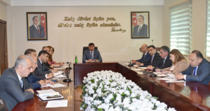 İcra Hakimiyyətinin başçısı sakinləri dinlədi