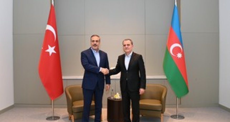 Ceyhun Bayramov Hakan Fidanla görüşüb