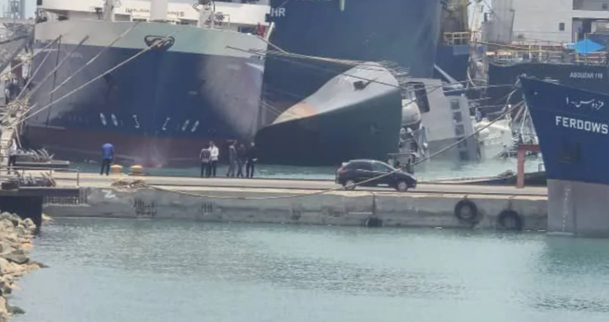 В порту Ирана произошла авария с участием эсминца ВМС