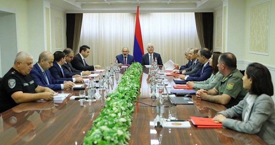 Ermənistanı baş naziri Təhlükəsizlik Şurasının iclasını keçirib