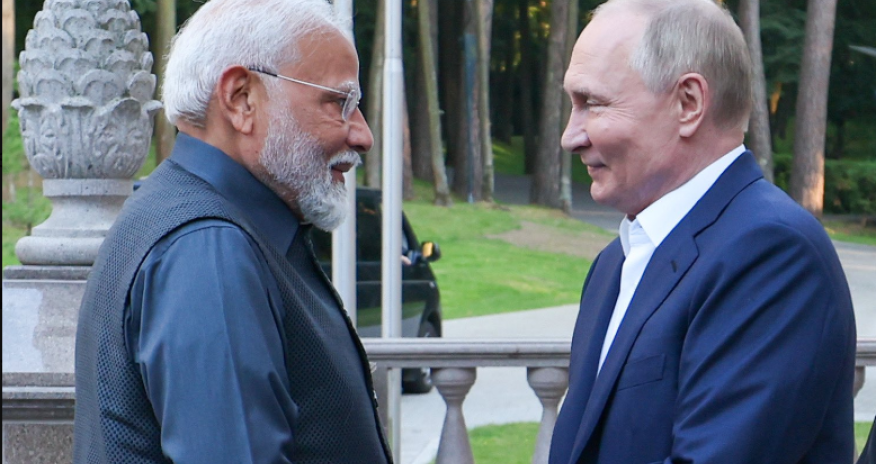 Putin Modiylə görüşüb