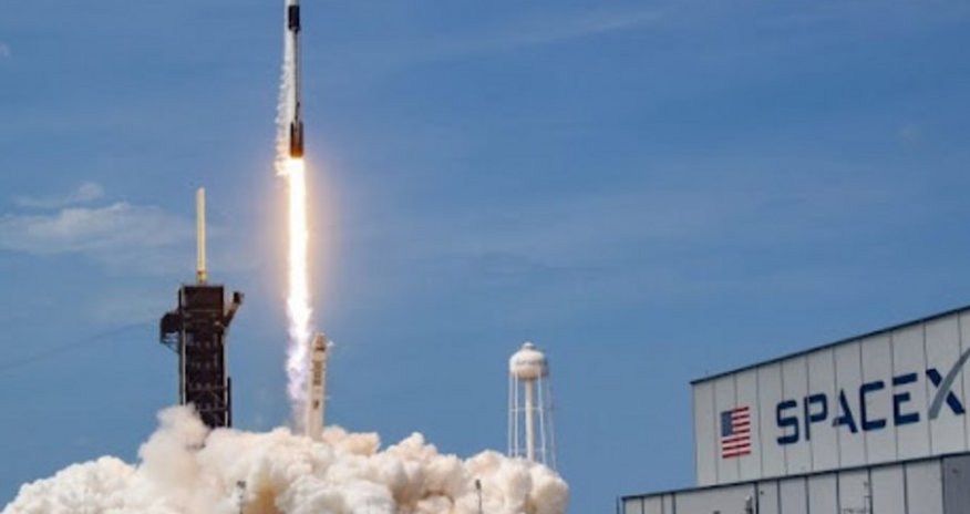SpaceX запустила ракету-носитель с турецким спутником связи