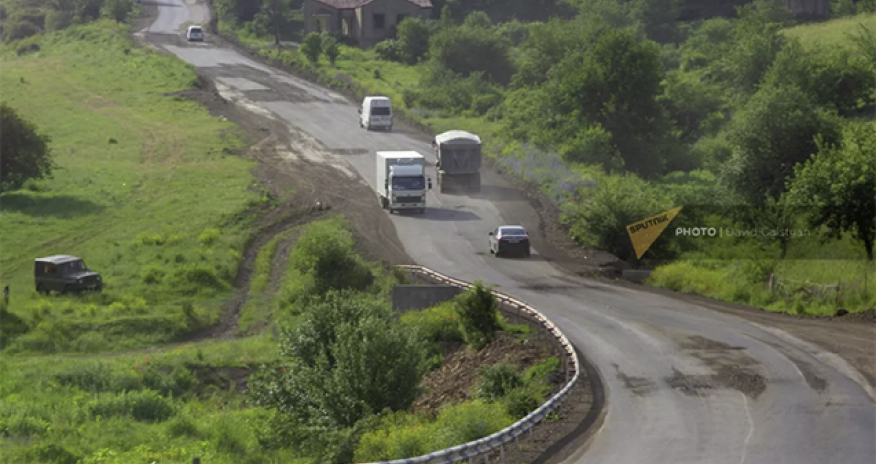 Ermənistanda hərbçilər qəzaya düşüb