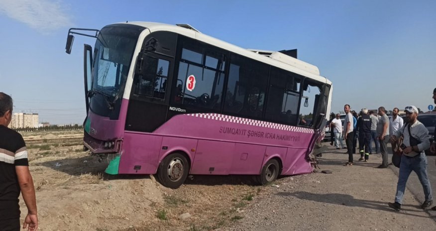 Sumqayıtda sərnişin avtobusu TIR-la toqquşub, xəsarət alanlar var