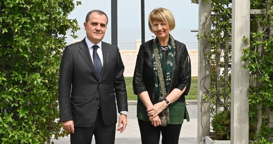 Ceyhun Bayramov Helqa Şmid ilə görüşüb