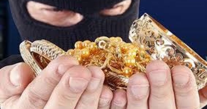 Nəsimidə evdən 10 minlik qızıl oğurlanıb