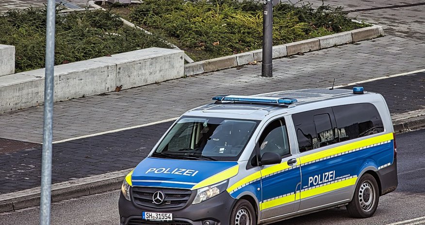 Germany issues international search for 8 Russian citizens