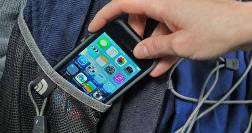 Çimərlikdə 6 min manatlıq telefon oğurlanıb