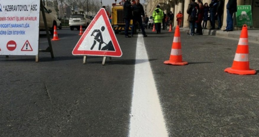 На одном из проспектов Баку ограничили движение транспорта