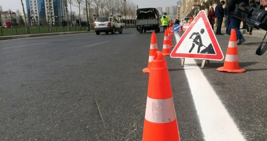 На улице Ахмедбека Агаоглу в Баку движение автомобилей будет ограничено