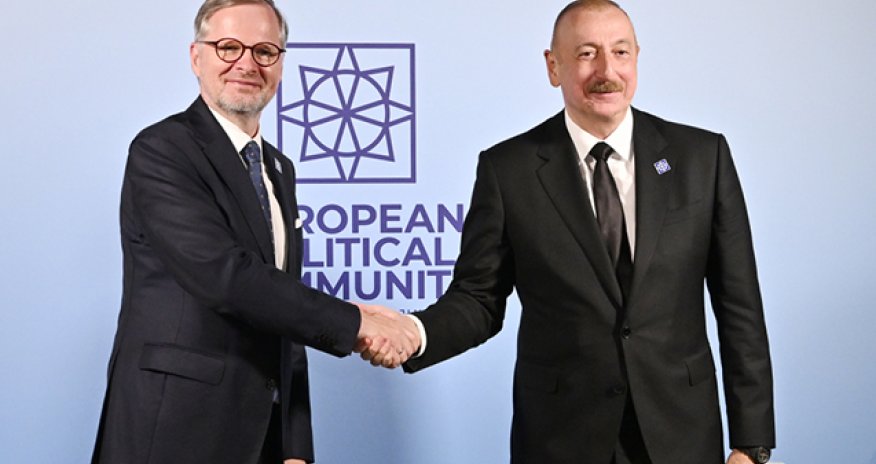 İlham Əliyev Çexiyanın Baş naziri ilə görüşüb - Yenilənib