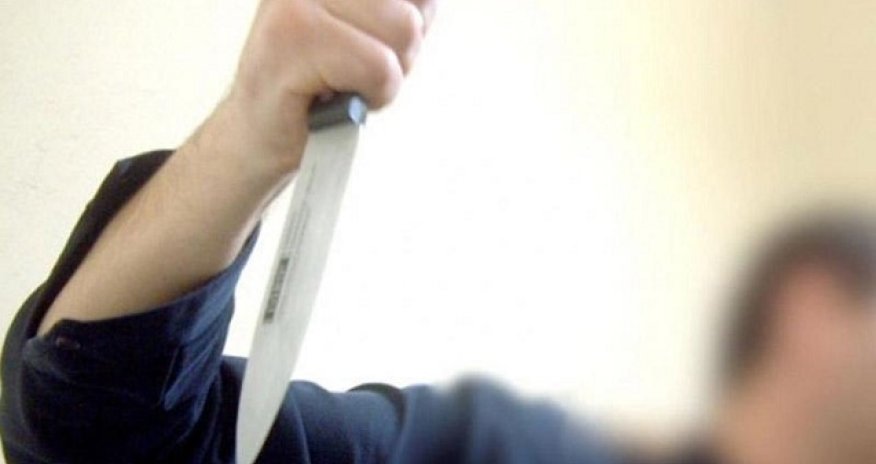 Ata uşaqlarını bıçaqlayandan sonra intihar edib - Yenilənib 