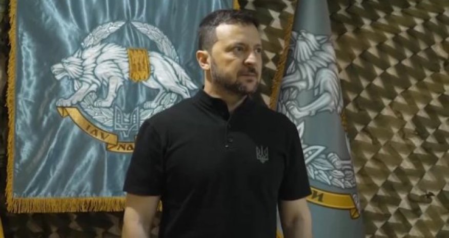 Zelenski cəbhə xəttinə yollanıb