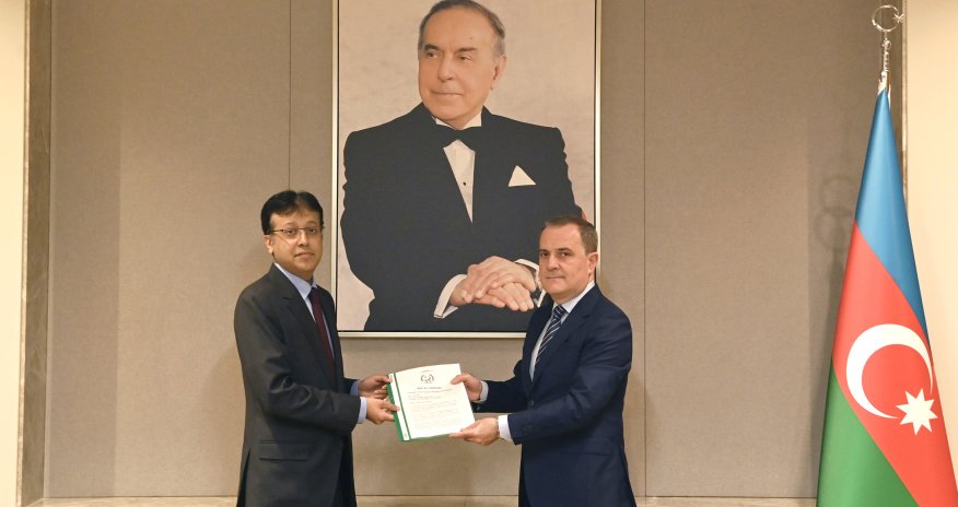 Ceyhun Bayramov Pakistanın yeni səfirini qəbul edib