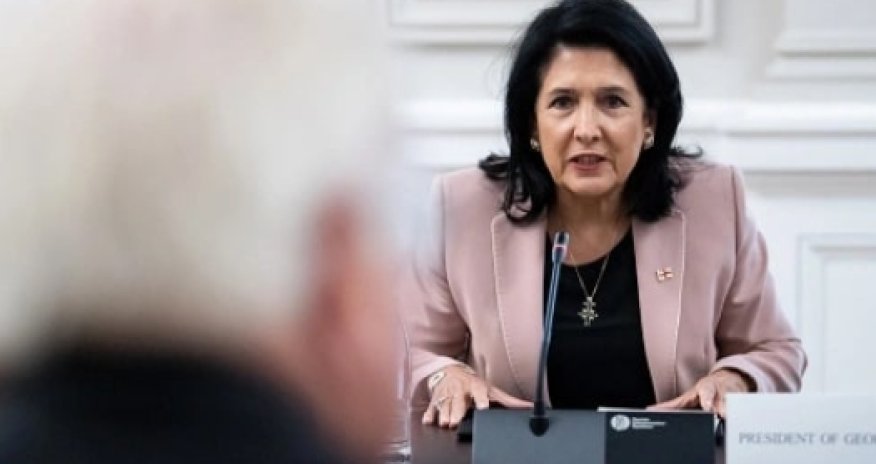 Gürcüstan Zurabişvilini istefaya çağırır