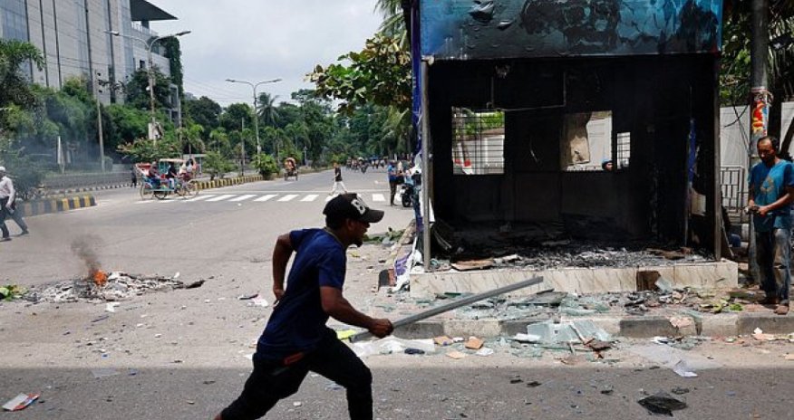 Banqladeşdə fövqəladə vəziyyət elan olunub