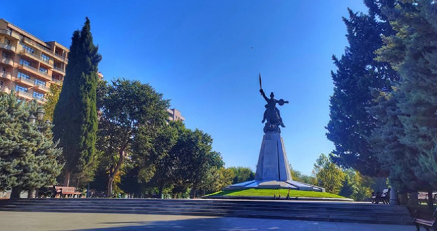 В Баку ребенка ударило током в парке