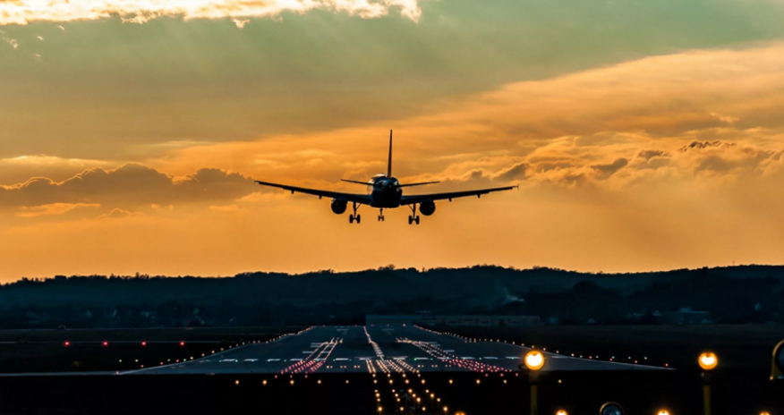 Azərbaycandan aviareyslərin sayı artıb