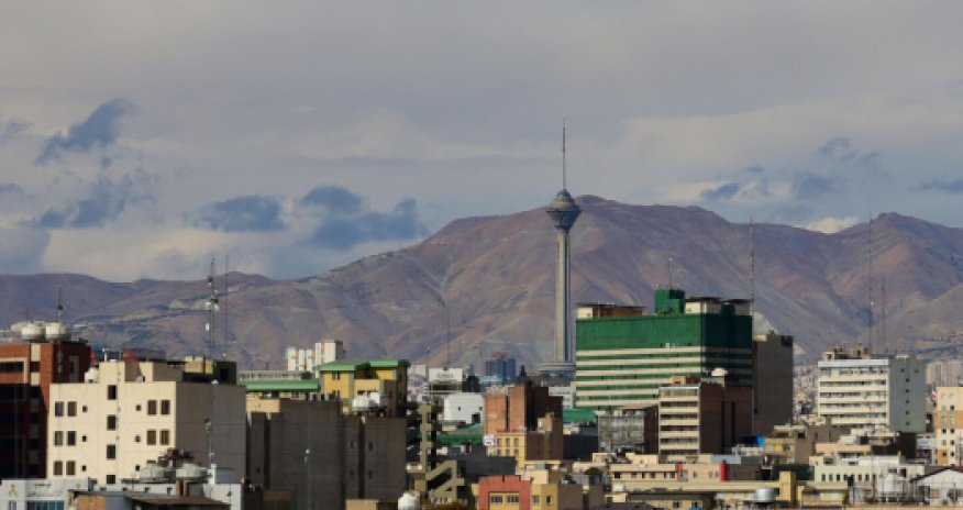 Tehranda  dövlət qurumları bağlanıb