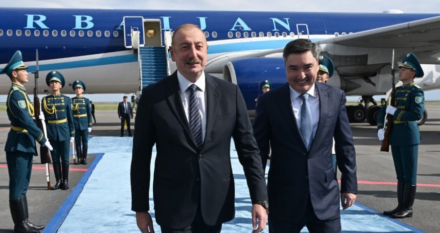 Prezident Qazaxıstana rəsmi səfərə gedib