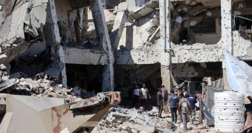 Qəzzada məktəbə zərbə endirilib,100-dən çox ölü var